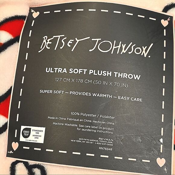 Betsey Johnson XOX Candy Cane Hearts Ultra Soft Plush Throw Blanket - Picture 7 of 7